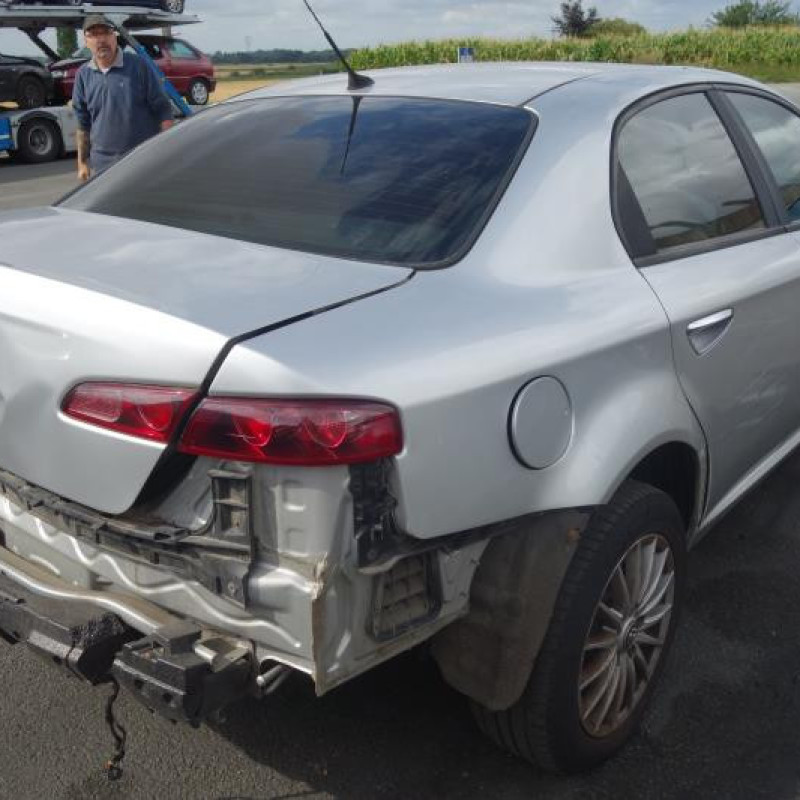 Renfort pare choc arriere (traverse) ALFA ROMEO 159 Photo n°4