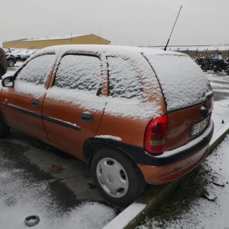 Volant OPEL CORSA B Photo n°4