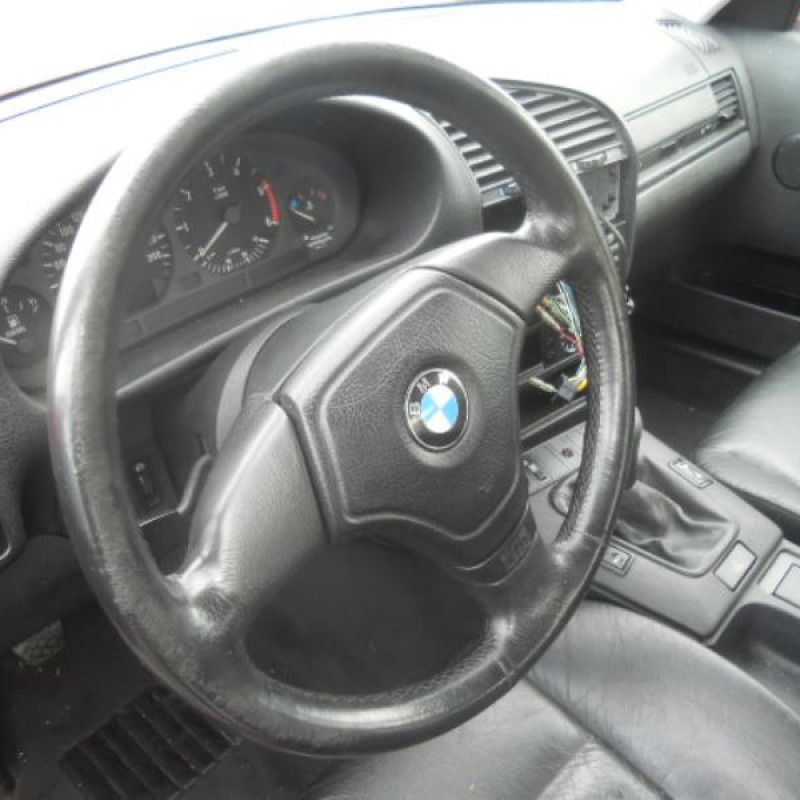 Verin de coffre BMW SERIE 3 E36 Photo n°6