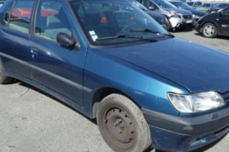 Calandre PEUGEOT 306