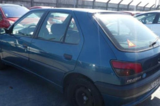 Calandre PEUGEOT 306