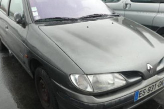 Leve vitre mecanique arriere gauche RENAULT MEGANE 1