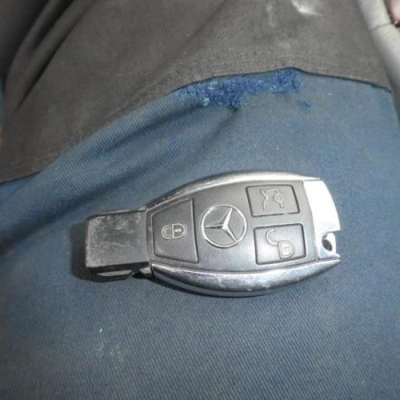 Ceinture arriere droit MERCEDES CLASSE E 210 Photo n°12