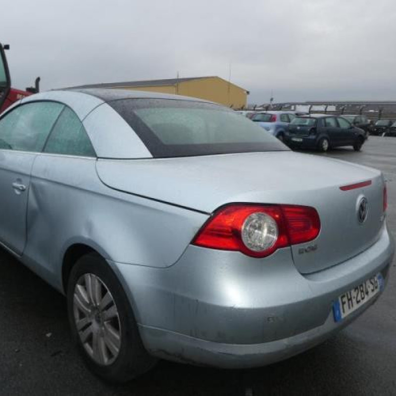 Attache ceinture arriere gauche VOLKSWAGEN EOS Photo n°7