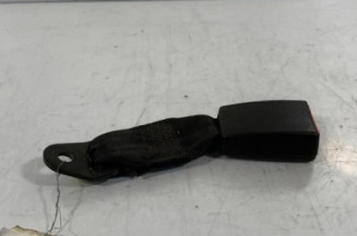 Attache ceinture arriere droit SUZUKI ALTO 3