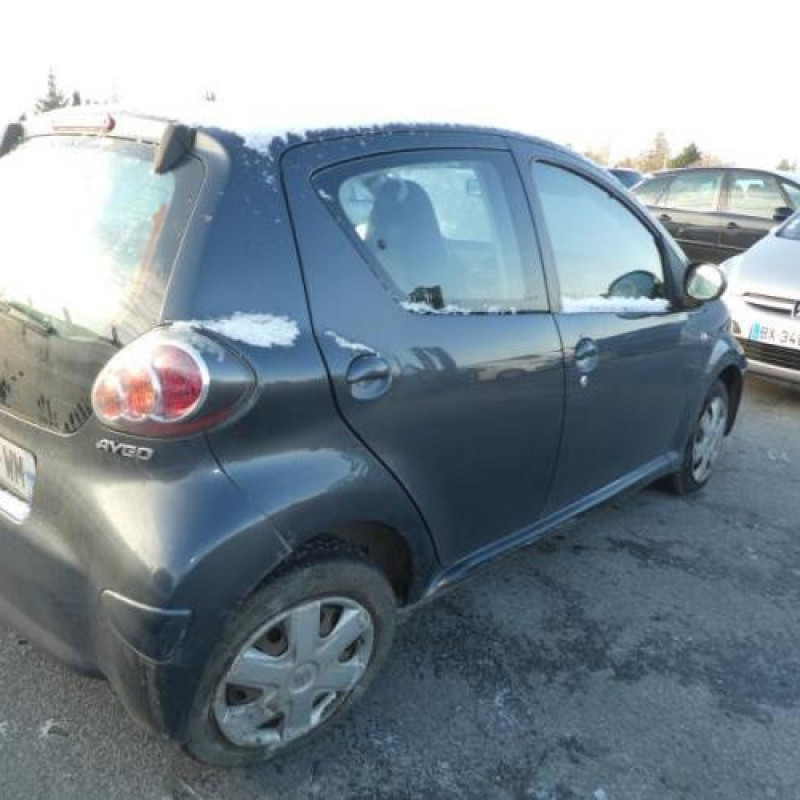 Attache ceinture arriere gauche TOYOTA AYGO 1 Photo n°6