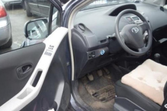 Poignee porte arriere droit TOYOTA YARIS 2