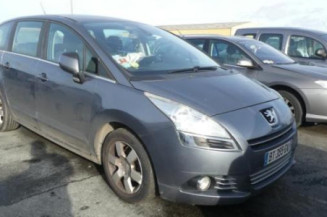 Fermeture de capot PEUGEOT 5008 1