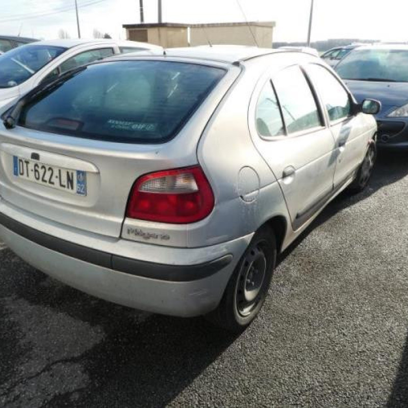 Feu arriere principal gauche (feux) RENAULT MEGANE 1 Photo n°5