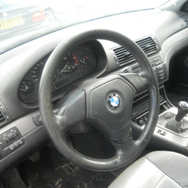 Attache ceinture arriere gauche BMW SERIE 3 E46 Photo n°8