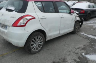 Vitre avant droit SUZUKI SWIFT 4