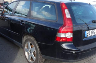 Renfort pare choc arriere (traverse) VOLVO V 50