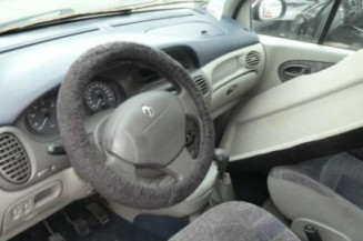 Aile avant droit RENAULT SCENIC 1