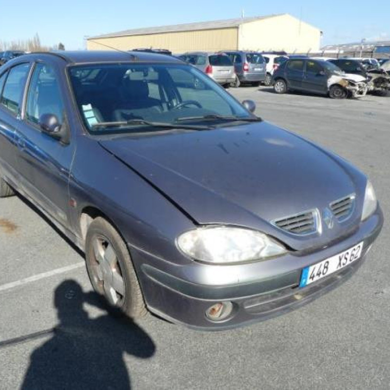 Feu arriere principal gauche (feux) RENAULT MEGANE 1 Photo n°4