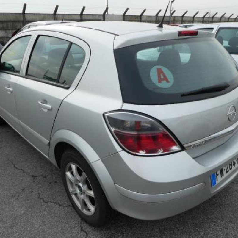 Plage arriere OPEL ASTRA H Photo n°5