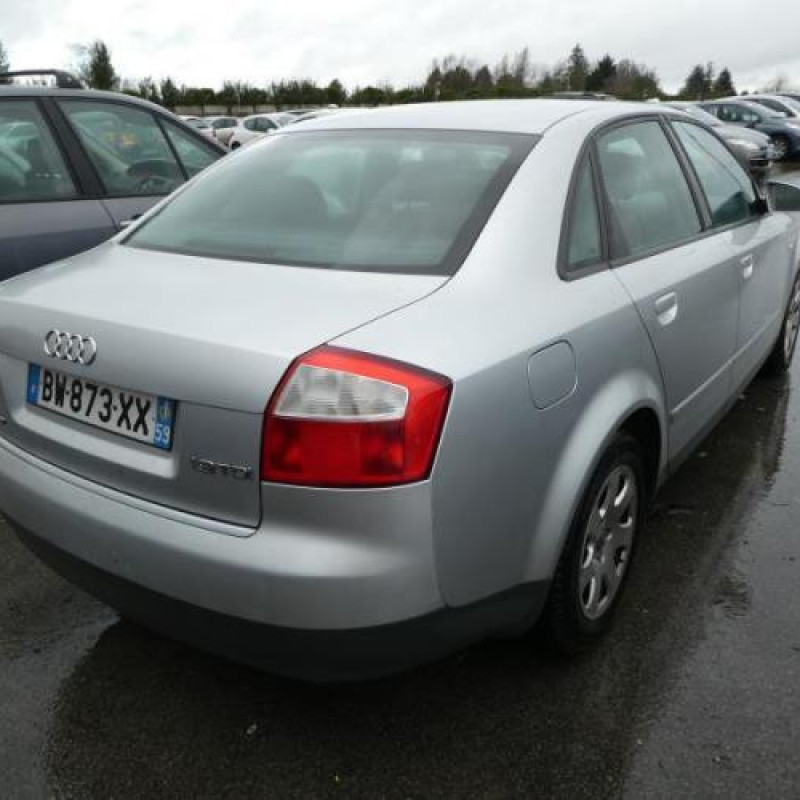 Renfort pare choc avant (traverse) AUDI A4 2 Photo n°4