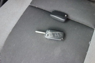 Attache ceinture avant droit LANCIA YPSILON 4