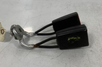 Attache ceinture arriere gauche SKODA FABIA 2