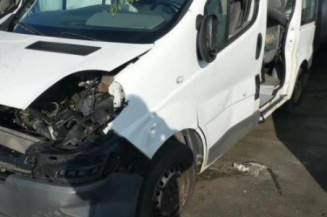 Poignee porte avant droit RENAULT TRAFIC 2