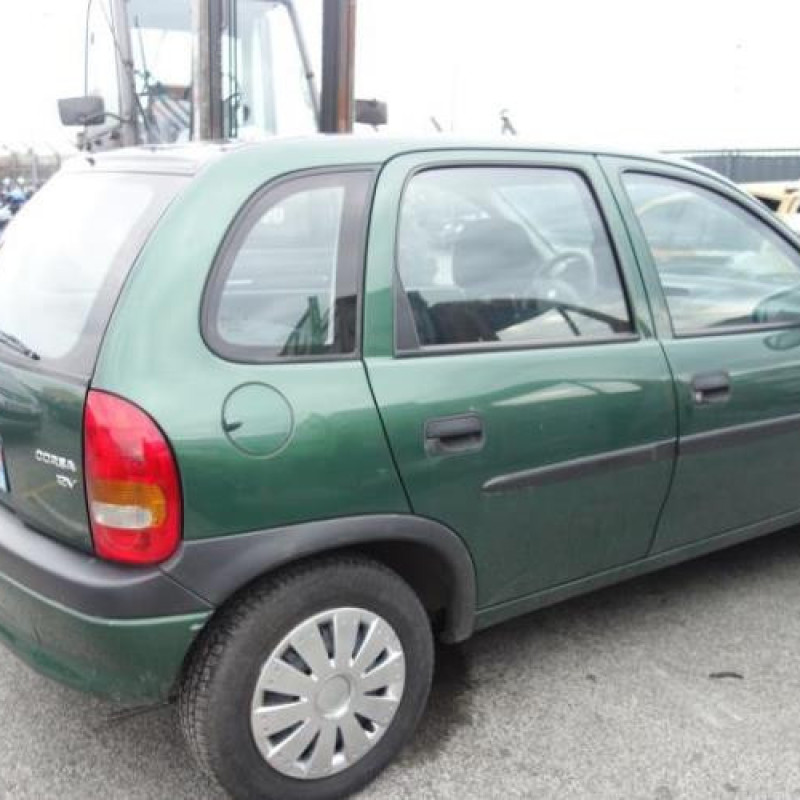 Pare choc arriere OPEL CORSA B Photo n°5