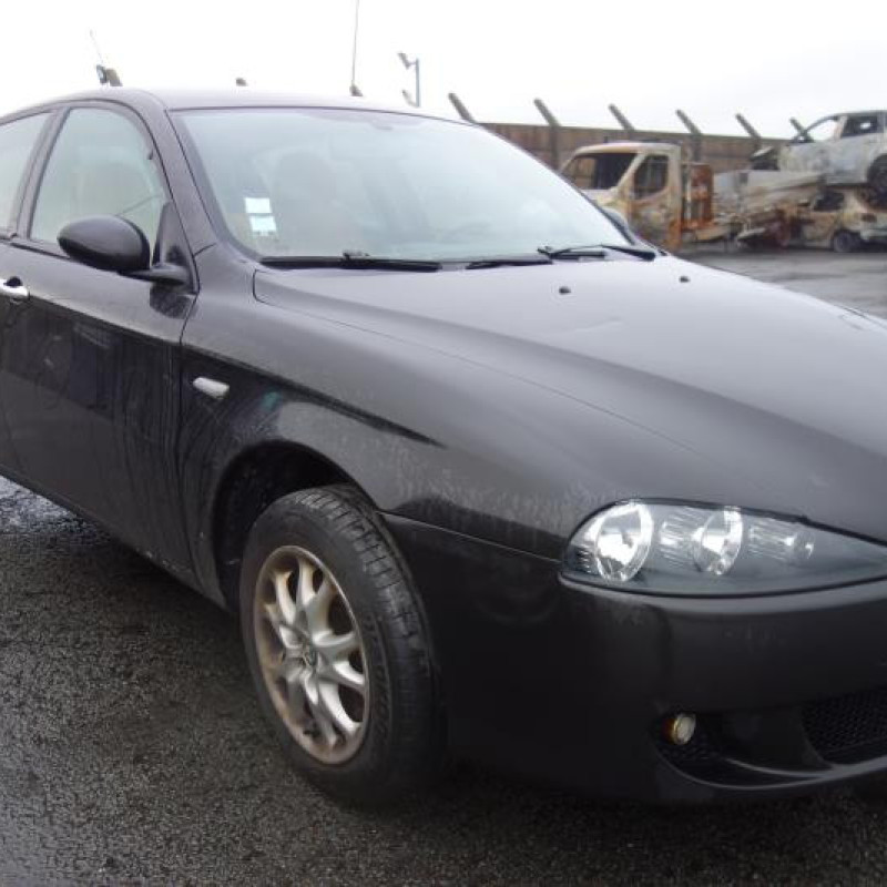 Vitre avant gauche ALFA ROMEO 147 Photo n°2