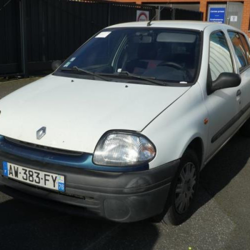 Pare choc arriere RENAULT CLIO 2 Photo n°4