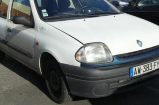 Pare choc arriere RENAULT CLIO 2