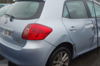 Feu arriere stop central TOYOTA AURIS 1