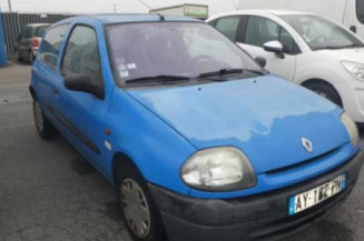 Pare choc arriere RENAULT CLIO 2