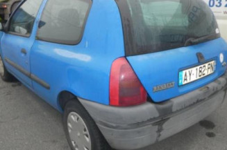 Pare choc arriere RENAULT CLIO 2