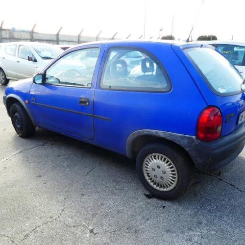 Pare choc arriere OPEL CORSA B Photo n°6