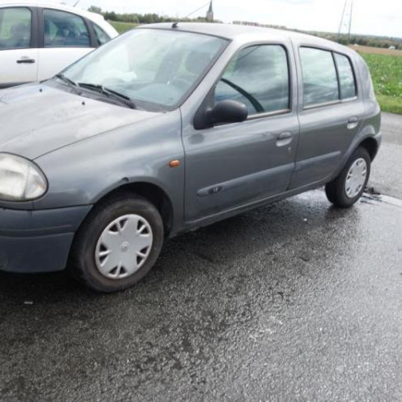 Pare choc arriere RENAULT CLIO 2 Photo n°3