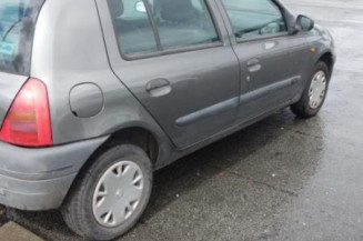 Pare choc arriere RENAULT CLIO 2