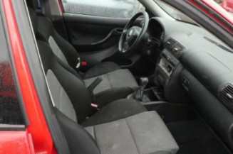 Attache ceinture arriere gauche SEAT LEON 1