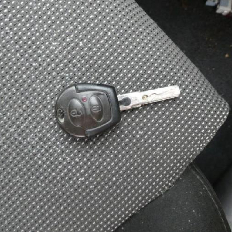 Attache ceinture arriere gauche SEAT LEON 1 Photo n°14