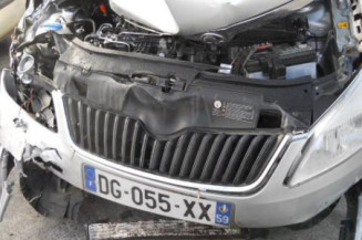 Bouton de coffre SKODA FABIA 2