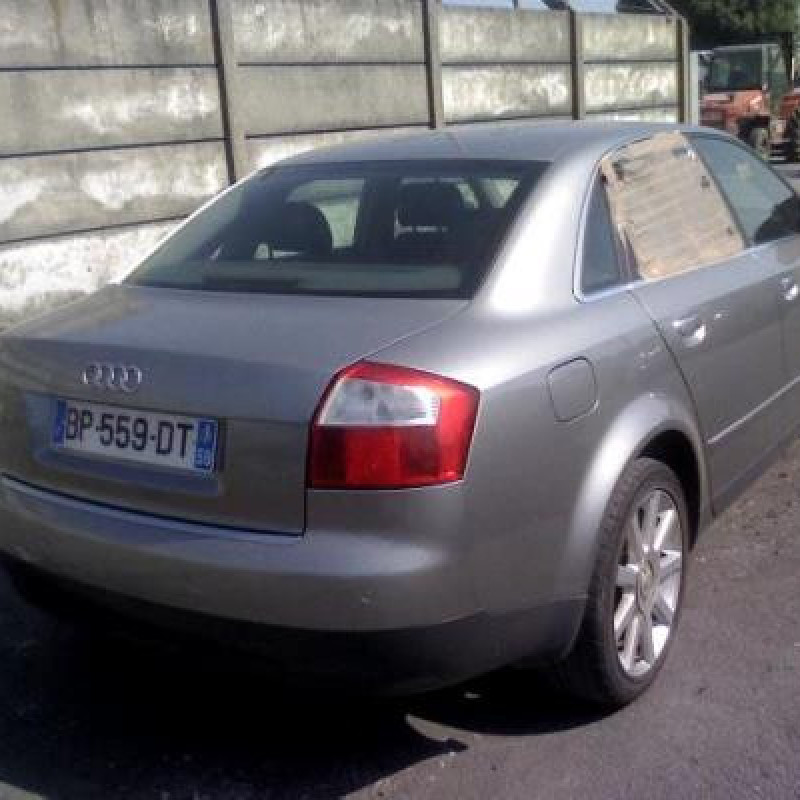 Attache ceinture arriere gauche AUDI A4 2 Photo n°5