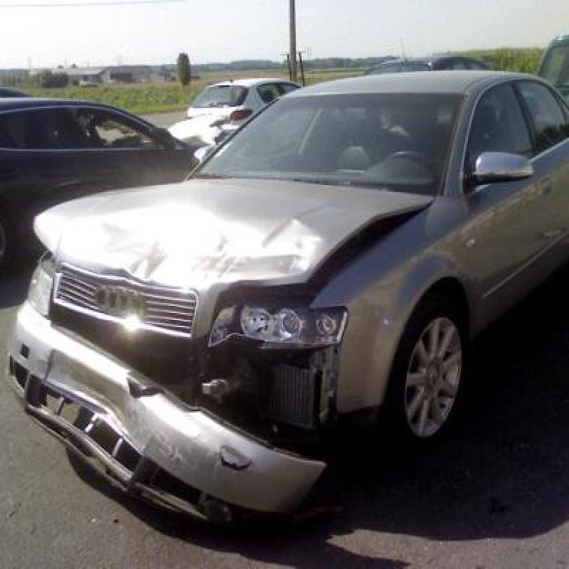 Renfort pare choc arriere (traverse) AUDI A4 2 Photo n°2