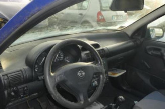 Vitre avant droit OPEL CORSA B