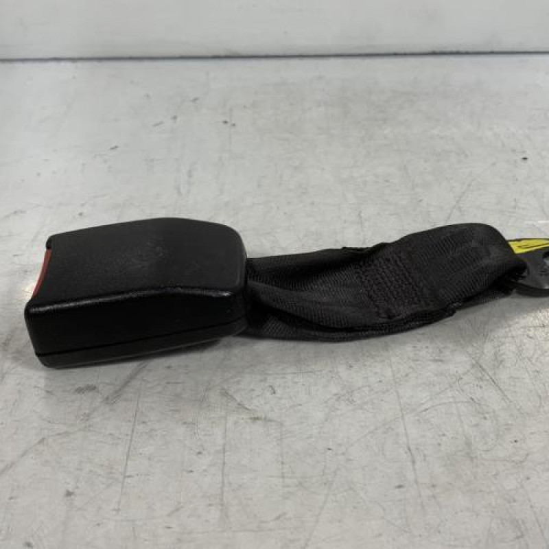 Attache ceinture arriere droit HYUNDAI MATRIX Photo n°1