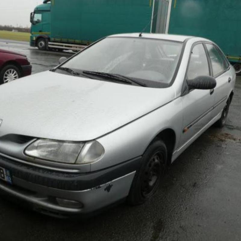 Pare choc arriere RENAULT LAGUNA 1 Photo n°6