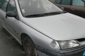 Pare choc arriere RENAULT LAGUNA 1