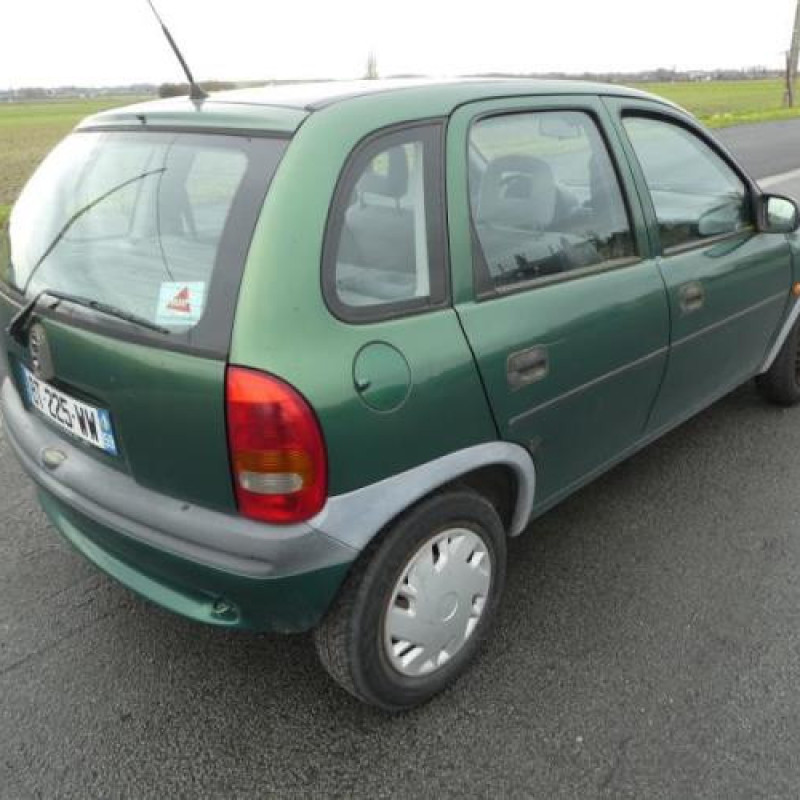 Plage arriere OPEL CORSA B Photo n°3