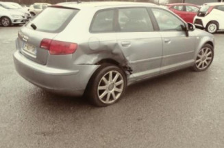 Charniere de capot AUDI A3 2