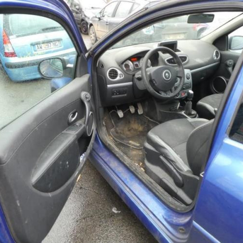 Ecran GPS RENAULT CLIO 3 Photo n°8