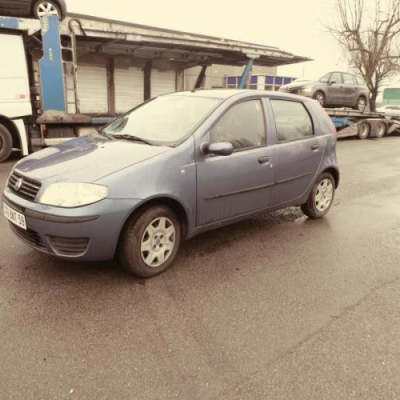 Calandre FIAT PUNTO 2 Photo n°2