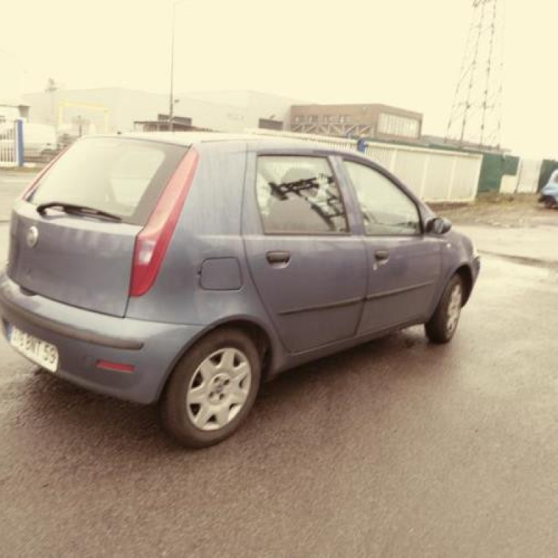 Calandre FIAT PUNTO 2 Photo n°4