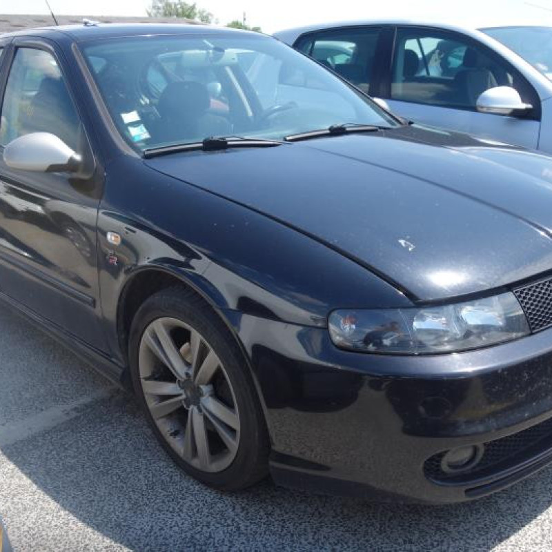 Charniere de capot SEAT LEON 1 Photo n°3