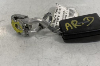 Attache ceinture arriere droit SEAT LEON 2 Photo n°1