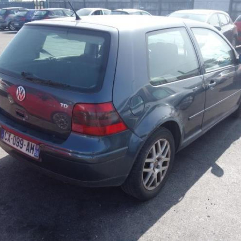 Attache ceinture arriere centrale VOLKSWAGEN GOLF 4 Photo n°6